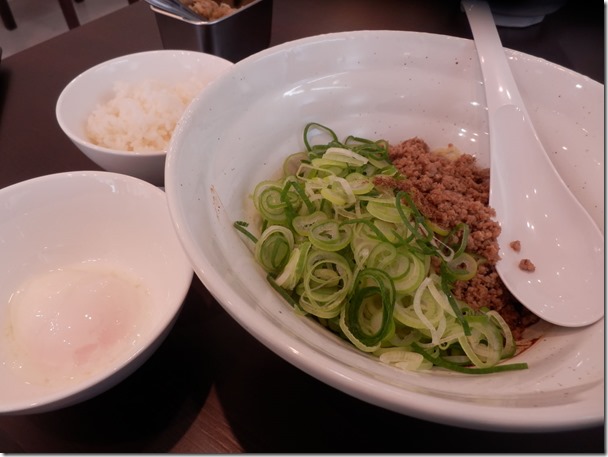 やまねの汁なし担々麺２辛